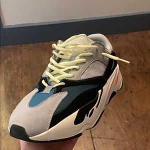 Yeezy Boost 700 ‘waverunner’